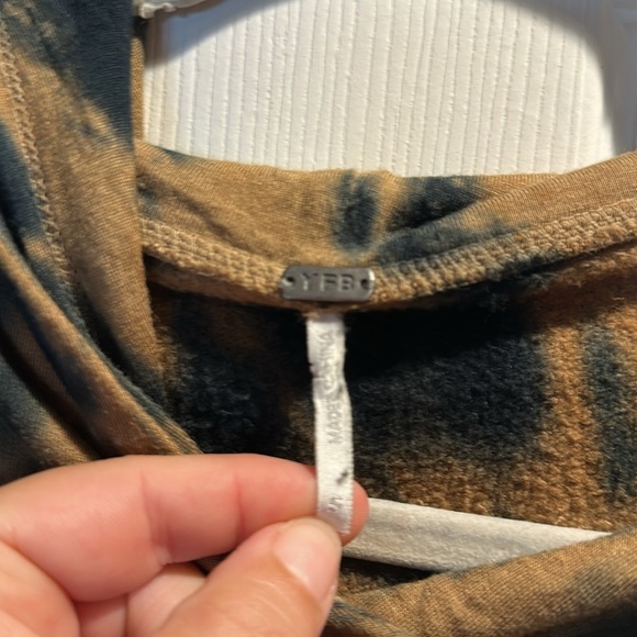 Young Fabulous & Broke YFB Kelly Tie Dye Hoodie Hooded Sweatshirt S Crop - Picture 3 of 7